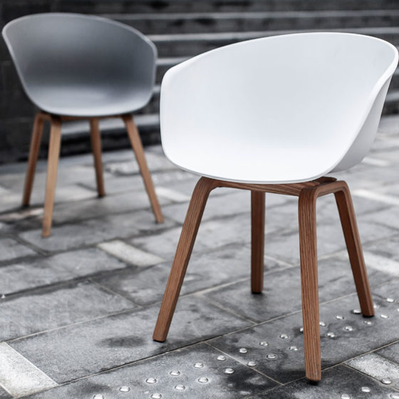 Scandinavian_Chair_Grey&White_(3)-LR
